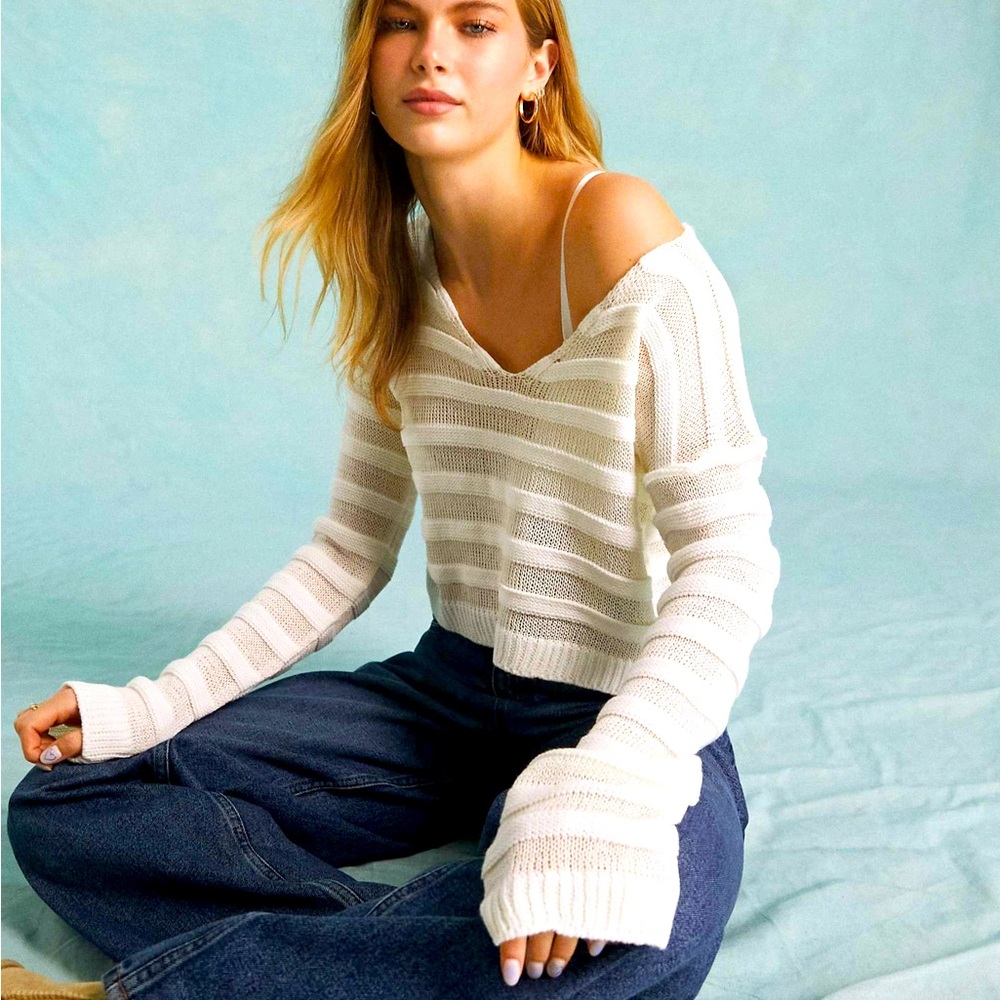 White V-Neck Miss Selfridge Sweater XS